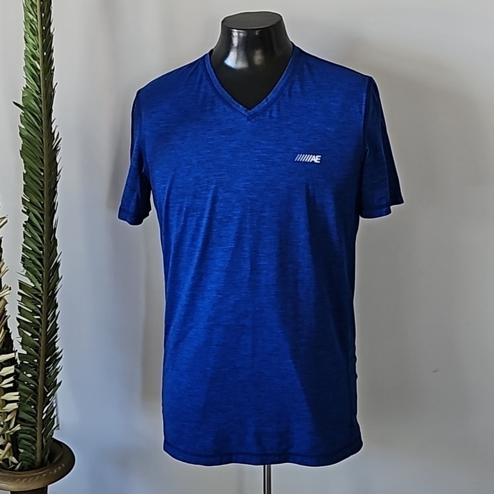 American Eagle Active Extreme Flex Heathered Blue and Black Short Sleeve Tee